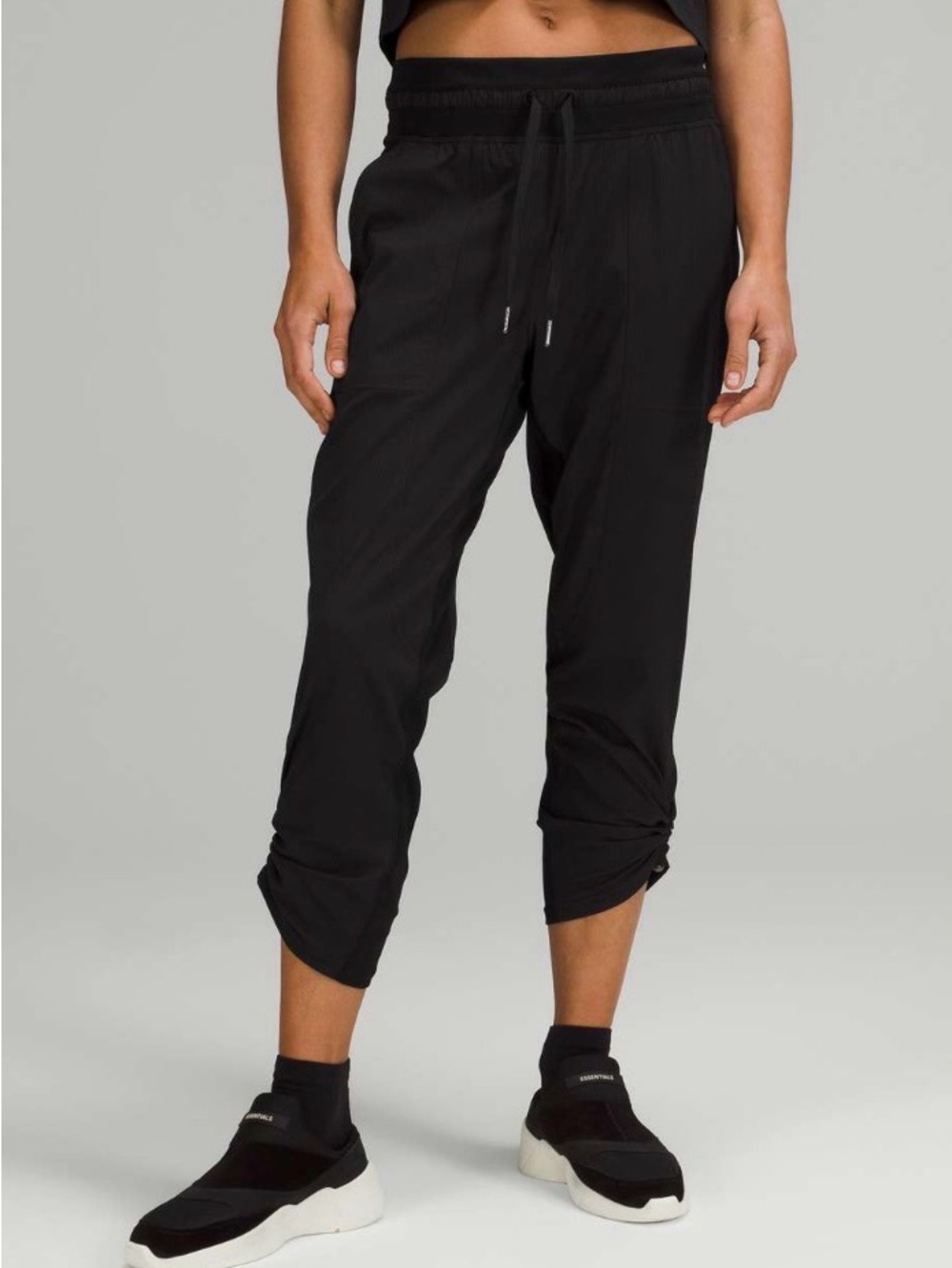 Lululemon Dance Studio Mid Rise Crop 25" Black Pant Jogger Women's Size 2